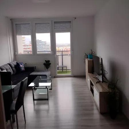 Kilátó Apartman *